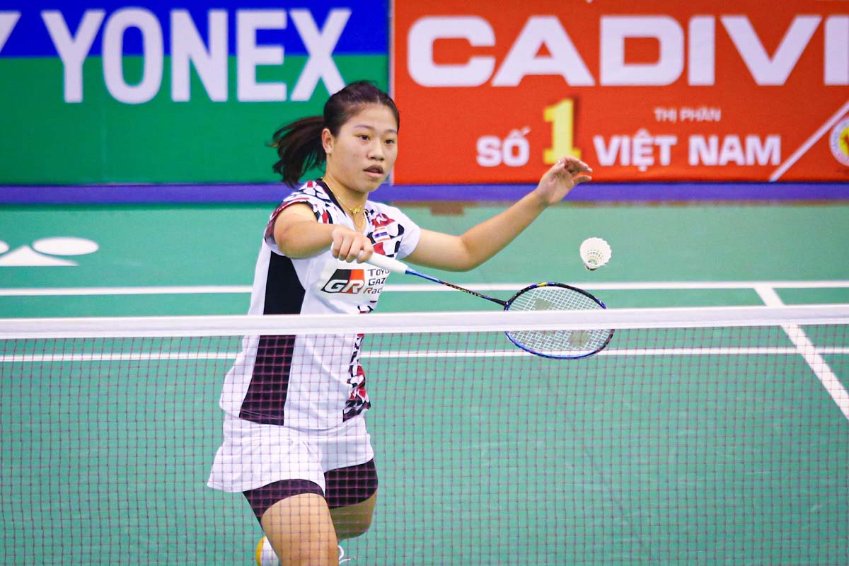 Tay vợt người Thái Lan liên tục dẫn trước Thuỳ Linh. Có lúc cô đã dẫn trước Thuỳ Linh đến 6 điểm.