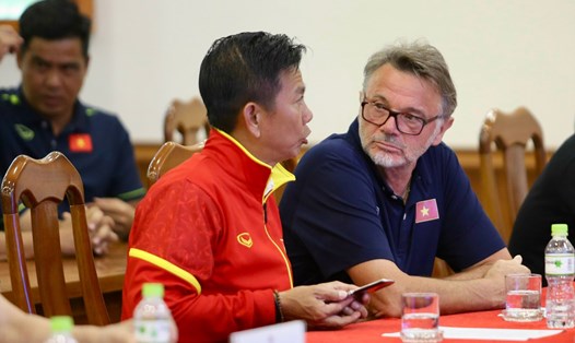 Huấn luyện viên Philippe Troussier chưa hẳn đã thuyết phục được người hâm mộ Việt Nam. Ảnh: Trung Thu