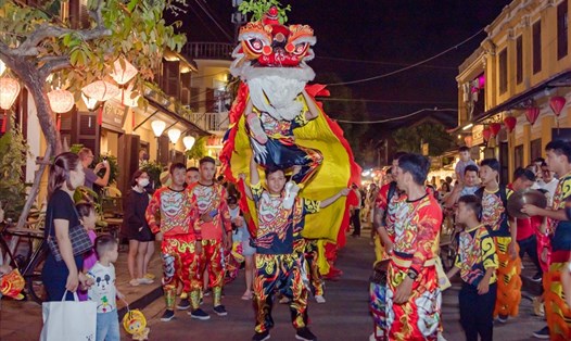 Lễ hội truyền thống, tập quán xã hội và tín ngưỡng Tết Trung thu ở Hội An. Ảnh: Sơn Ca