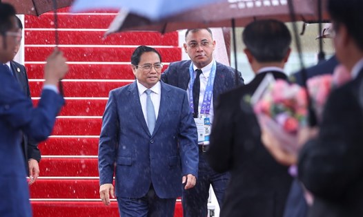 Thủ tướng Chính phủ Phạm Minh Chính tới sân bay Nam Ninh, Trung Quốc sáng 16.9. Ảnh: VGP
