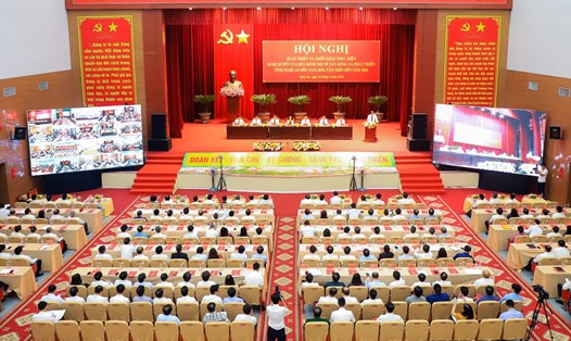 Hội nghị quán triệt, triển khai thực hiện Nghị quyết số 39 -NQ/TW, ngày 18.7.2023 của Bộ Chính trị về xây dựng và phát triển tỉnh Nghệ An đến năm 2030, tầm nhìn đến năm 2045. Ảnh: Quang Đại