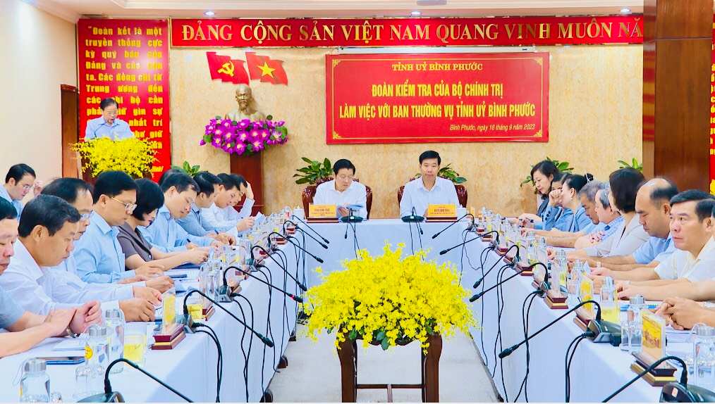 Đoàn kiểm tra của Bộ Chính trị kiểm tra công tác cán bộ tại Bình Phước. Ảnh: Ban Nội chính Trung ương