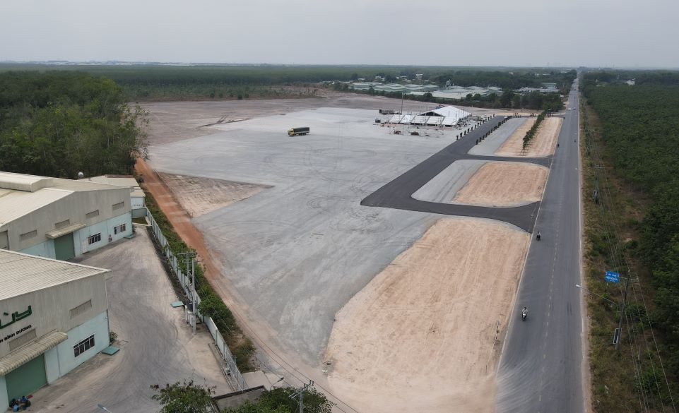 Đây là khu đất rộng hàng chục ha, vào tháng 3.2022 được khởi công để xây dựng KCN VSIP 3, tại thành phố Tân Uyên, tỉnh Bình Dương. 