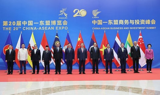 Thủ tướng Phạm Minh Chính và các trưởng đoàn tham dự khai mạc CAEXPO và CABIS lần thứ 20. Ảnh: TTXVN