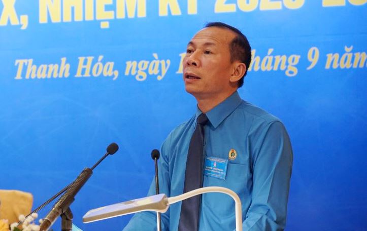 Ông Võ Mạnh Sơn - Chủ tịch LĐLĐ tỉnh Thanh Hóa phát biểu bế mạc đại hội. Ảnh: Quách Du