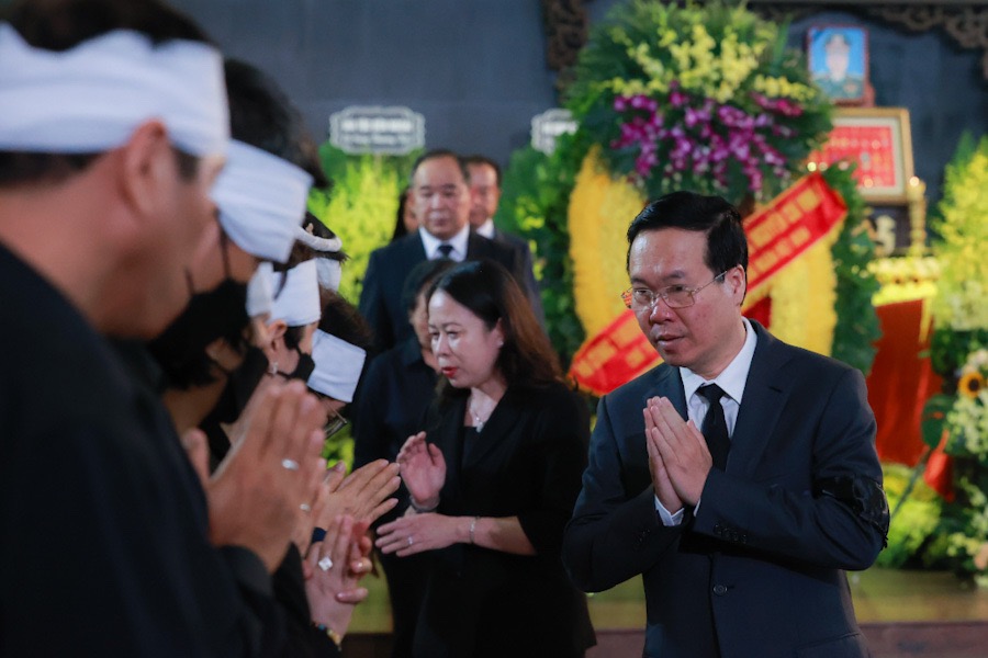 Chủ tịch nước Võ Văn Thưởng gửi lời chia buồn sâu sắc cùng gia đình Thượng tướng Nguyễn Chí Vịnh. Ảnh: Hải Nguyễn