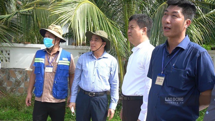Giám sát tại hiện trường khu vực cưỡng chế, ông Lê Quốc Anh – Phó Chủ tịch UBND tỉnh Kiên Giang cho biết: Tỉnh Kiên Giang cũng như TP Phú Quốc khẳng định chắc chắn sẽ cưỡng chế, xử lý nghiêm, quyết liệt các trường hợp sai phạm trong vụ 79 biệt thự. Hiện nay lực lượng chức năng đã tập trung thực hiện công tác cưỡng chế, cụ thể là 14 căn vào hôm nay.