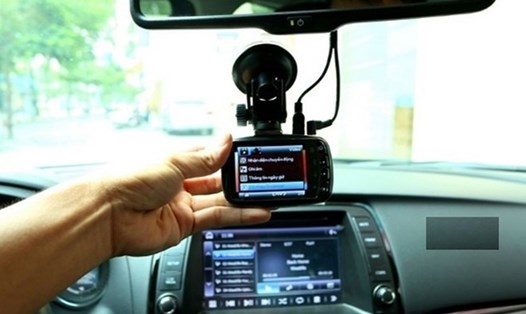 Xe kinh doanh vận tải khách bắt buộc phải lắp đặt camera giám sát hành trình. Ảnh: Hải Nguyễn