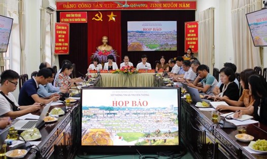 Toàn cảnh buổi họp báo chiều 18.9 tại Sở Thông tin và Truyền thông tỉnh Yên Bái. Ảnh: Đinh Đại