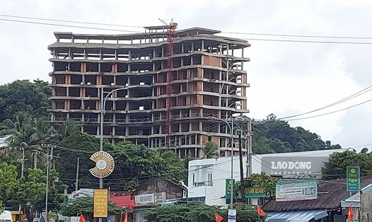 Tòa nhà được cấp phép 6 tầng nhưng lại xây vượt thêm 6 tầng thành 12 tầng tại TP Phú Quốc. Ảnh: Nguyên Anh