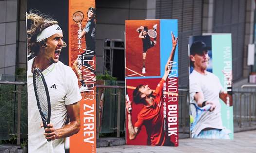 Giải quần vợt ở Thành Đô (Trung Quốc) có sự hiện diện của một số tay vợt nổi tiếng như Alexander Zverev, Lorenzo Musetti, Grigor Dimitrov... Ảnh: Chengdu Open