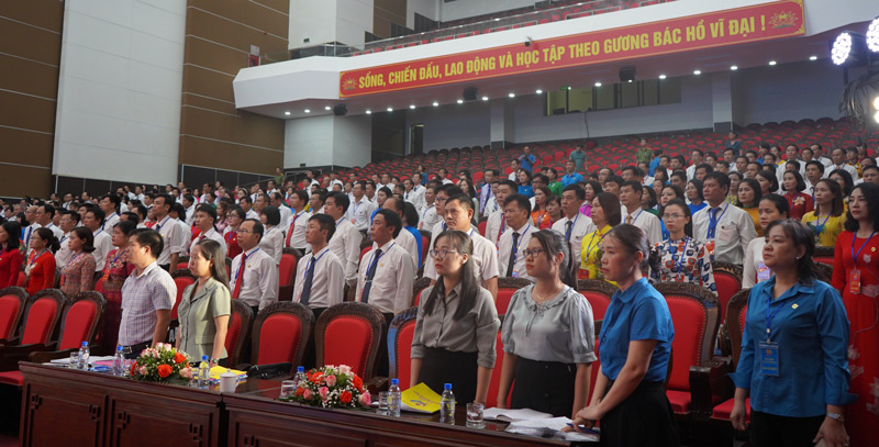 Dự Đại hội có 350 đại biểu chính thức đại diện cho hơn 187.000 cán bộ, đoàn viên, công nhân, viên chức, lao động trong tỉnh Thái Bình. Ảnh: Lương Hà