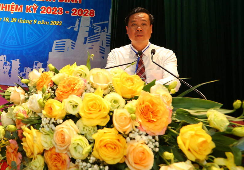 Ông Dương Đức Khanh, Chủ tịch LĐLĐ tỉnh Ninh Bình điều hành 