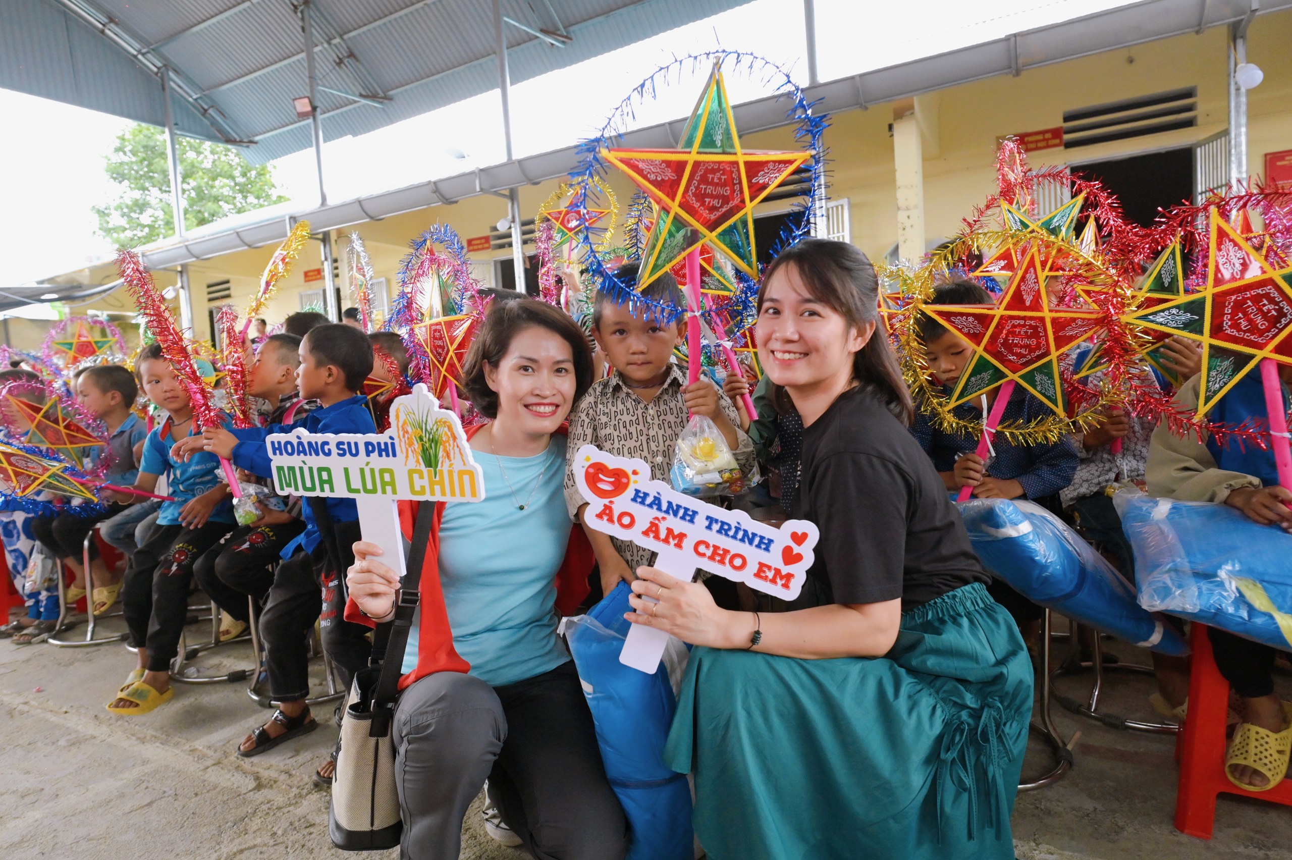 Chị Mai Hương – Du khách trong chuyến du lịch kết hợp từ thiện cùng Vietravel. Ảnh: Vietravel