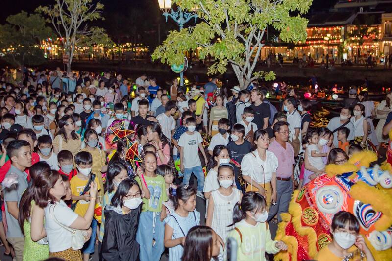 Lễ hội Trung thu ở Hội An những năm trước. Ảnh: Sơn Ca