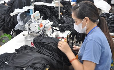 Người lao động mong muốn khi nghỉ hưu có mức lương hưu đảm bảo cuộc sống tuổi già. Ảnh: Quế Chi