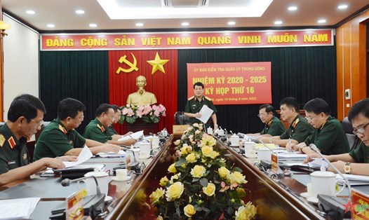 Đại tướng Lương Cường chủ trì kỳ họp thứ 16. Ảnh: QĐND