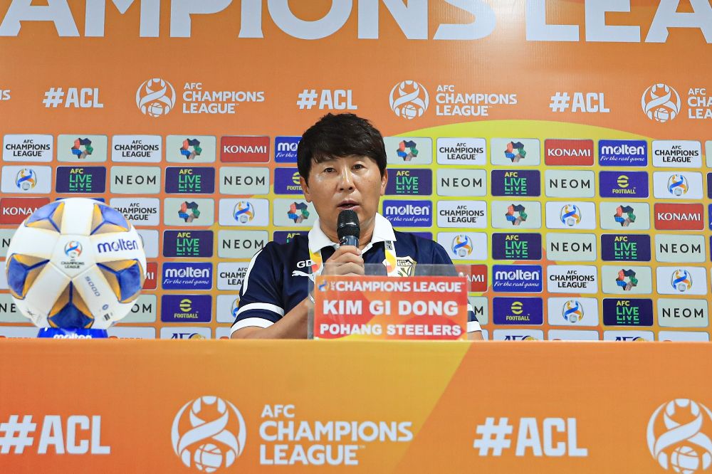 Huấn luyện viên Kim Gi-dong cho biết, Pohang Steelers đã có sự chuẩn bị lưỡng cho trận gặp Hà Nội FC. Ảnh: Minh Dân