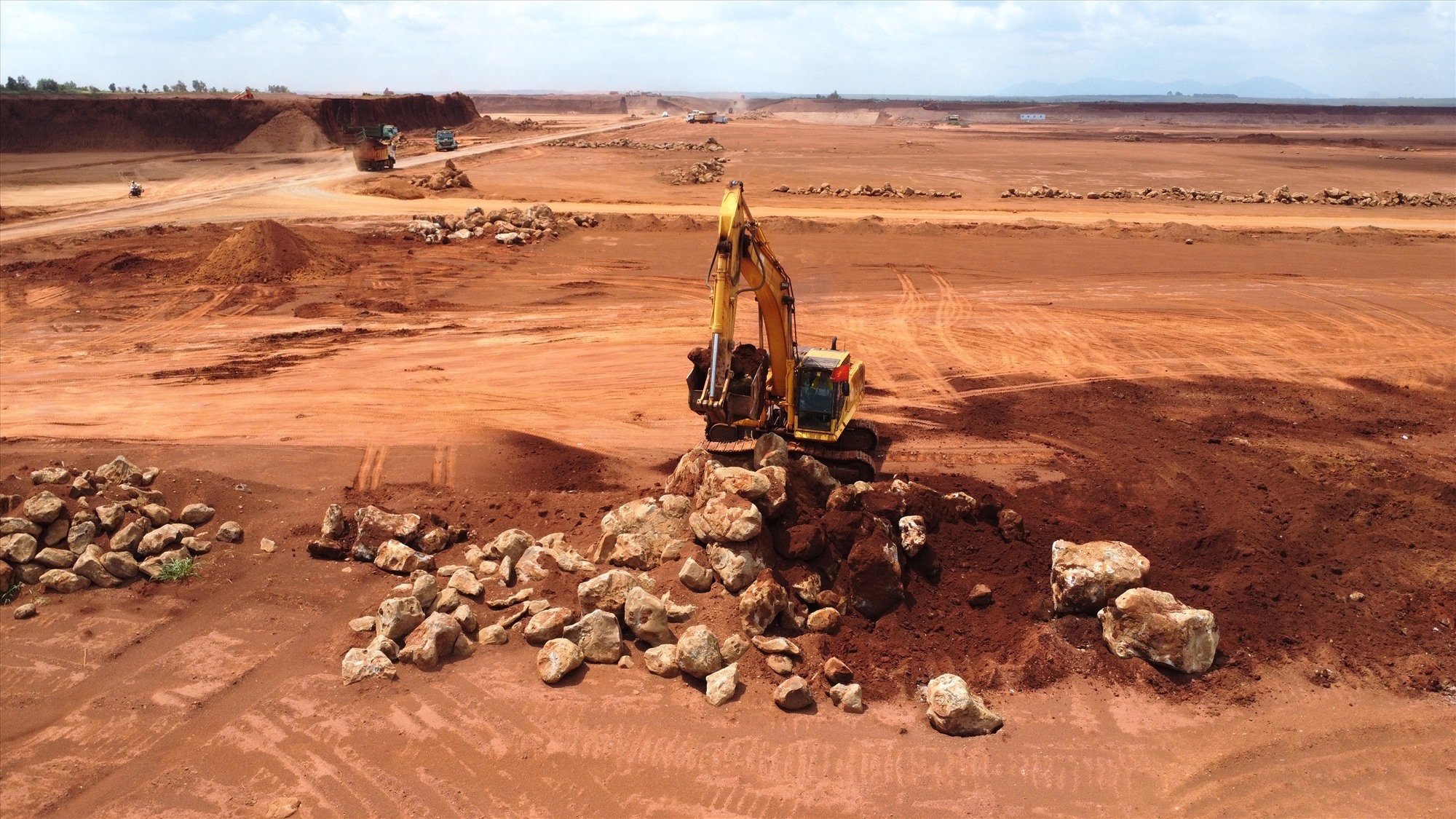 Thi công gói san nền thoát nước tại Dự án sân bay Long Thành. Ảnh: Hà Anh Chiến