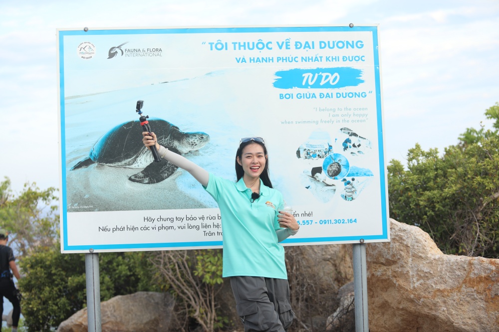 Diệp Bảo Ngọc hào hứng tại show thực tế. Ảnh: NSX