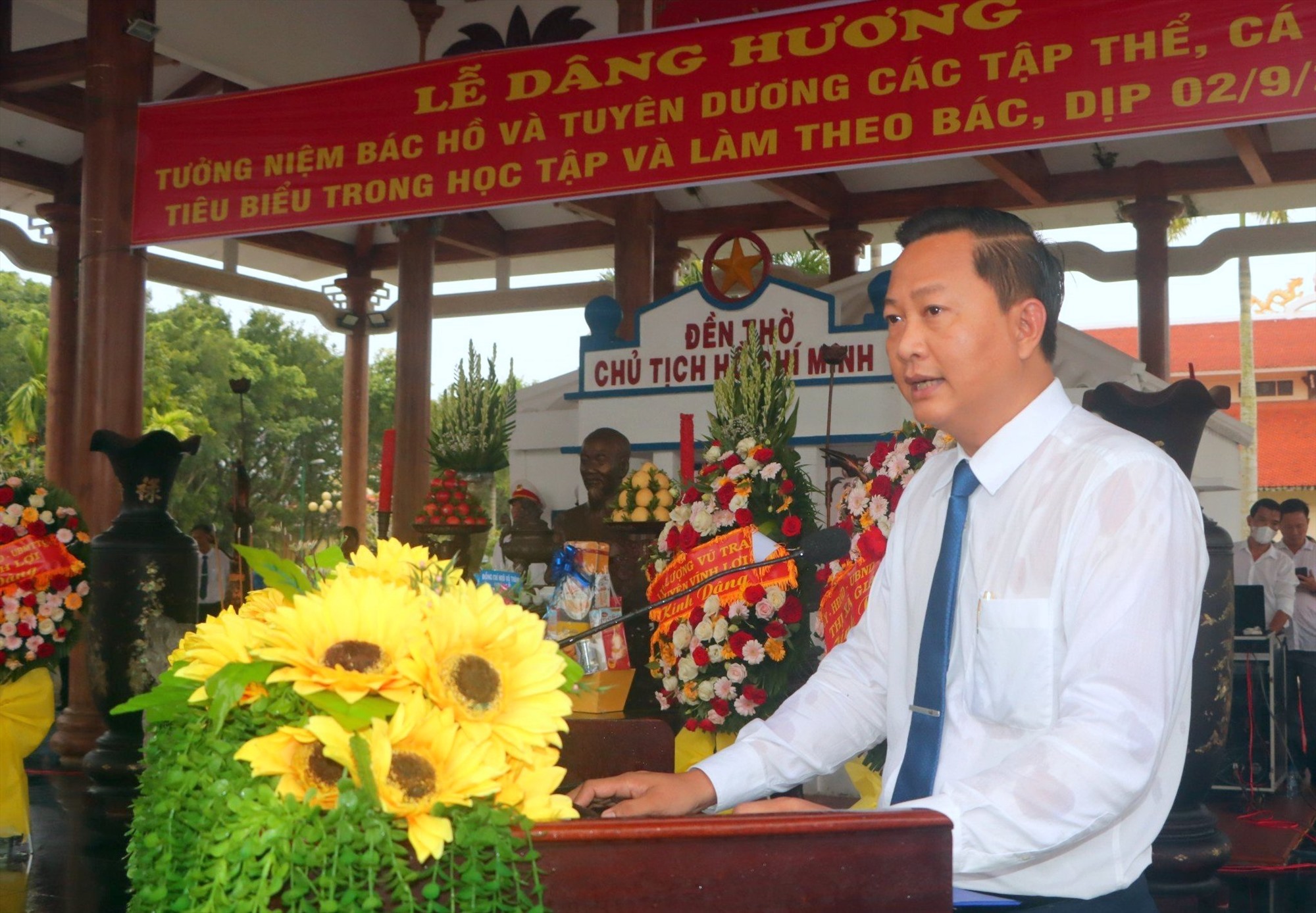 Ông Trương Thanh Nhã, Bí thư Huyện ủy Vĩnh Lợi, tỉnh Bạc Liêu phát biểu tại buổi lễ. Ảnh: Nhật Hồ