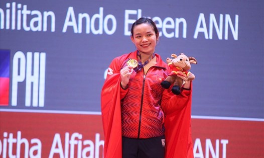 Vận động viên cử tạ Phạm Thị Hồng Thanh tại SEA Games 31. Ảnh: Bùi Lượng