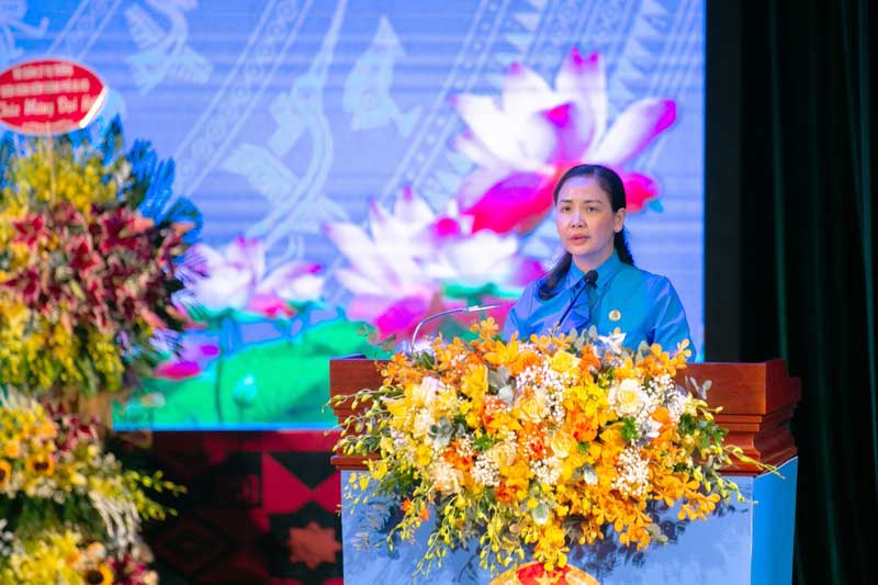 Chủ tịch LĐLĐ tỉnh Lý Thị Huệ phát biểu khai mạc Đại hội Công đoàn tỉnh Cao Bằng lần thứ XVII, nhiệm kỳ 2023-2028. 