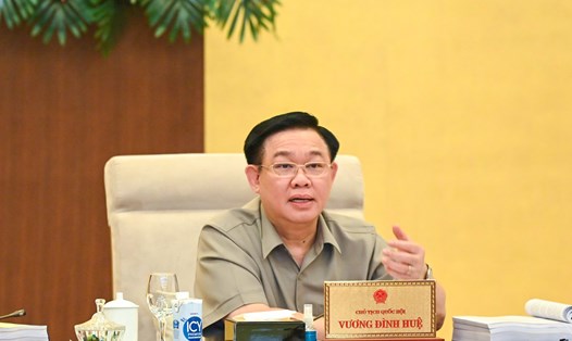 Chủ tịch Quốc hội Vương Đình Huệ phát biểu tại phiên họp. Ảnh: Phạm Đông