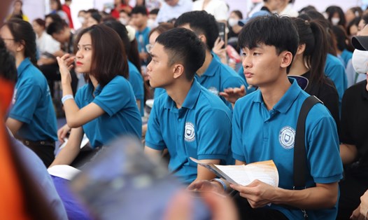 Sinh viên tham dự "Lễ phát động Festival tuyển dụng 2023-2034". Ảnh: Hạnh Xuyến.