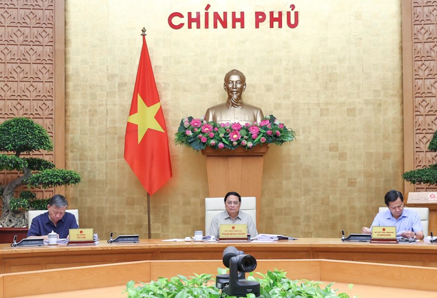  Thủ tướng Phạm Minh Chính chủ trì phiên họp Chính phủ chuyên đề xây dựng pháp luật tháng 8.2023. Ảnh: VGP/Nhật Bắc