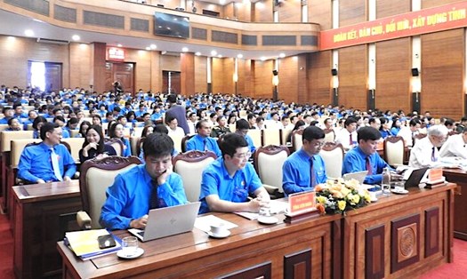 LĐLĐ huyện Yên Lập (tỉnh Phú Thọ) tổ chức trao quyết định thành lập Công đoàn cơ sở Công ty TNHH Introtop. Ảnh: Mai Hoa