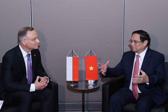 Thủ tướng Chính phủ Phạm Minh Chính gặp Tổng thống Ba Lan Andrzej Duda. Ảnh: VGP