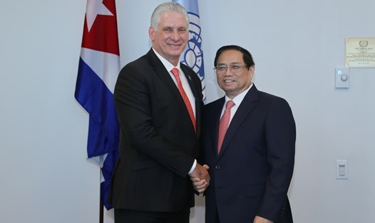 Thủ tướng Chính phủ Phạm Minh Chính và Bí thư thứ nhất, Chủ tịch Cuba Miguel Díaz-Canel. Ảnh: VGP