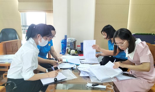 Ủy ban Kiểm tra Liên đoàn Lao động huyện tiến hành kiểm tra việc thực hiện Điều lệ Công đoàn Việt Nam và việc quản lý sử dụng tài chính công đoàn. Ảnh: LĐLĐ huyện Lạng Giang 
