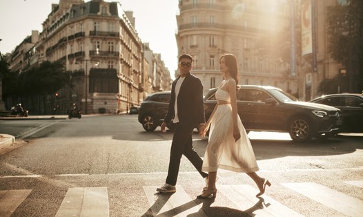 Á hậu Phương Anh cùng chồng qua tận Paris chụp ảnh cưới. Ảnh: NVCC.