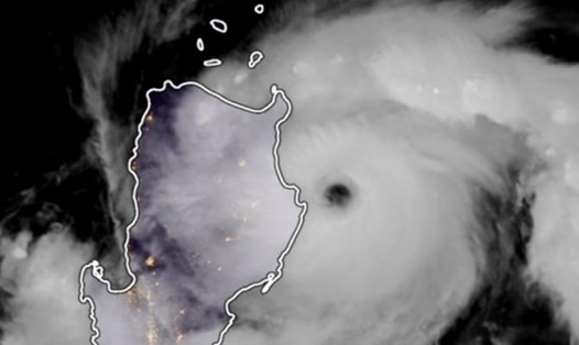 Hình ảnh vệ tinh của bão Saola hôm 27.8. Ảnh: PASAGA