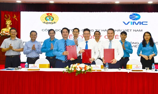 Lễ ký Quy chế phối hợp giữa Hội đồng quản trị, Tổng Giám đốc và Công đoàn Tổng Công ty Hàng hải Việt Nam. Ảnh: Linh Chu