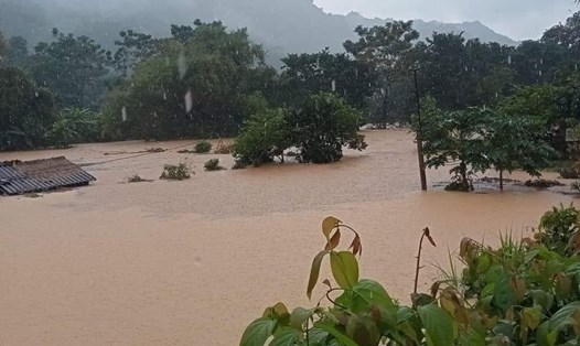 Nhiều nhà dân ở huyện Bảo Thắng, tỉnh Lào Cai bị ngập sâu trong nước. Ảnh: Người dân cung cấp