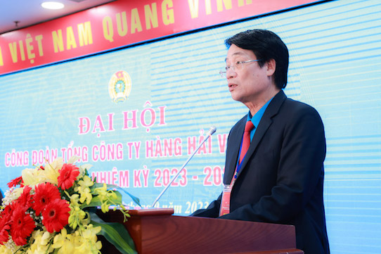 Ông Lê Phan Linh - Chủ tịch Công đoàn Tổng Công ty Hàng hải Việt Nam phát biểu khai mạc đại hội. Ảnh: Hải Nguyễn