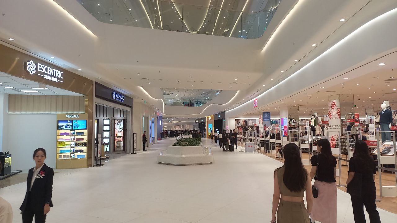 Ngoài vai trò gắn kết sự hợp tác thương mại, dự án Lotte Mall Tây Hồ được đánh giá là cầu nối văn hóa giữa Việt Nam - Hàn Quốc. Ảnh: Quý An
