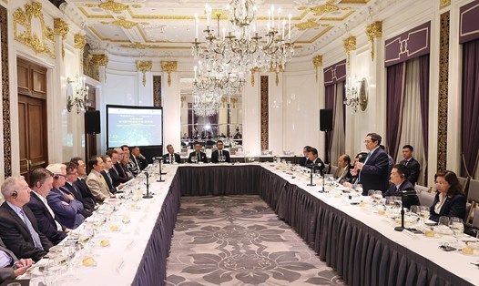 Thủ tướng Chính phủ Phạm Minh Chính dự cuộc toạ đàm, ăn tối làm việc với lãnh đạo các tập đoàn đa quốc gia và quỹ đầu tư tài chính hàng đầu của Mỹ. Ảnh: TTXVN