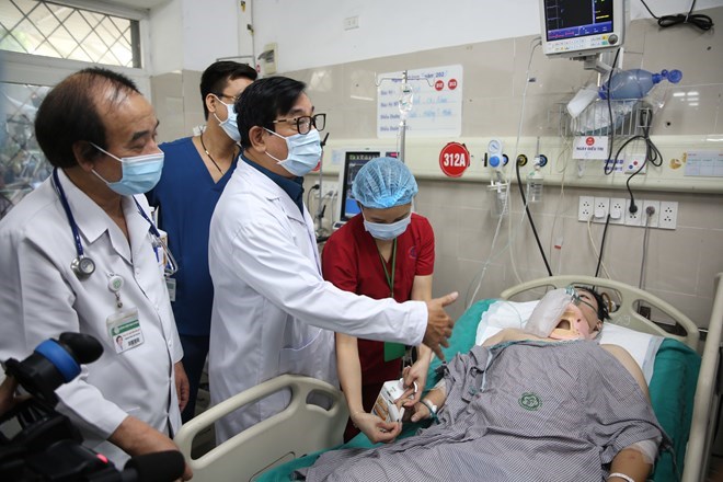 11 bệnh nhân trong vụ cháy chung cư mini điều trị tại Bệnh viện Bạch Mai xuất viện