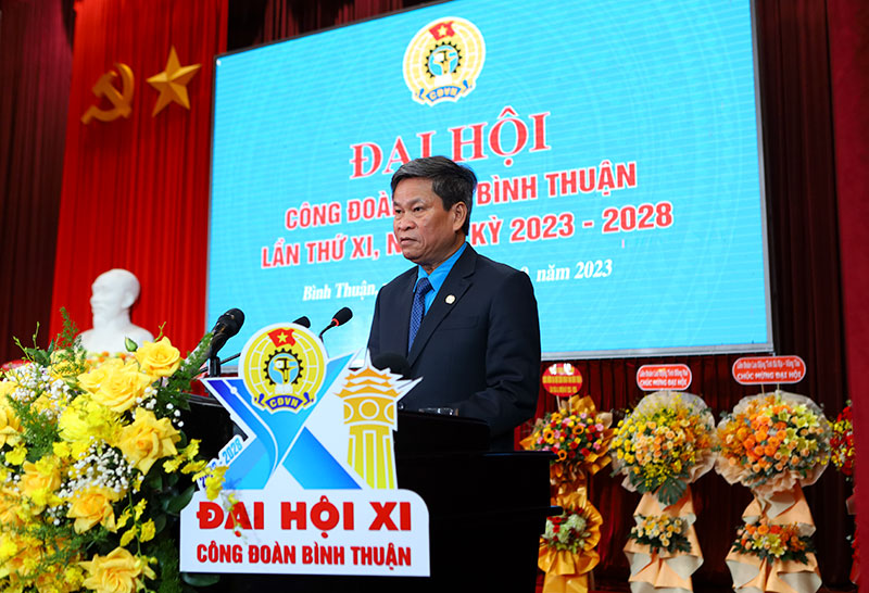 Ông Huỳnh Thanh Xuân - Phó Chủ tịch Tổng LĐLĐ Việt Nam phát biểu chỉ đạo tại Đại hội. Ảnh: Duy Tuấn