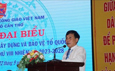 Ông Nguyễn Ngọc Hè - Phó Chủ tịch UBND thành phố Cần Thơ - phát biểu tại đại hội. Ảnh: TTXVN