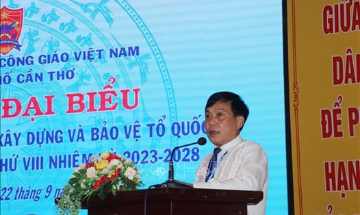 Ông Nguyễn Ngọc Hè - Phó Chủ tịch UBND thành phố Cần Thơ - phát biểu tại đại hội. Ảnh: TTXVN