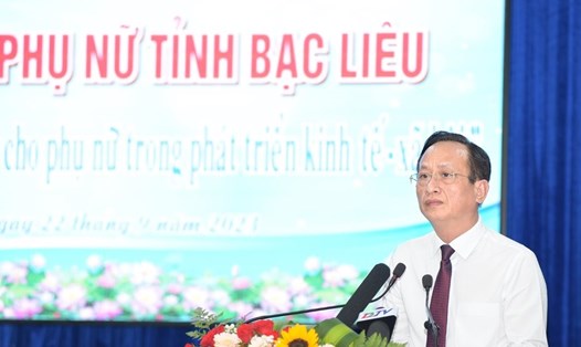 Chủ tịch Bạc Liêu Phạm Văn Thiều đối thoại với các cấp hội phụ nữ. Ảnh: Nhật Hồ