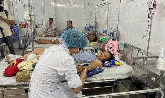Số ca mắc sốt xuất huyết ở Hà Nội liên tục lập đỉnh trong hơn 1 tháng nay. Ảnh: Khánh Linh