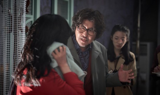 Song Kang Ho trong phim “Cobweb”. Ảnh: Nhà sản xuất