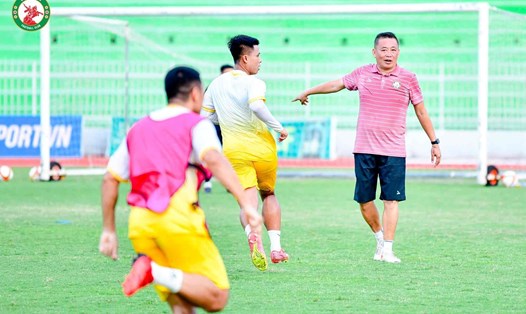 Ông Bùi Đoàn Quang Huy trở thành huấn luyện viên của đội Quy Nhơn Bình Định ở mùa bóng 2023-2024. Ảnh: CLB Quy Nhơn Bình Định