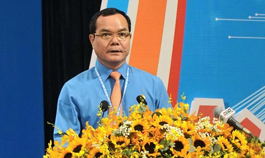 Chủ tịch Tổng LĐLĐ Việt Nam Nguyễn Đình Khang phát biểu chỉ đạo tại Đại hội. Ảnh: Chân Phúc